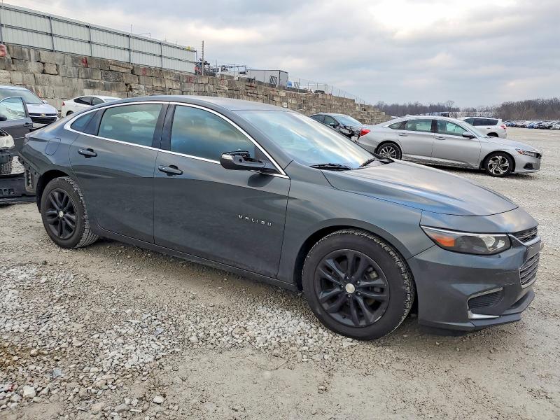 Photo 4 from auction – 2017 CHEVROLET MALIBU LT with VIN 1G1ZE5ST6HF108539