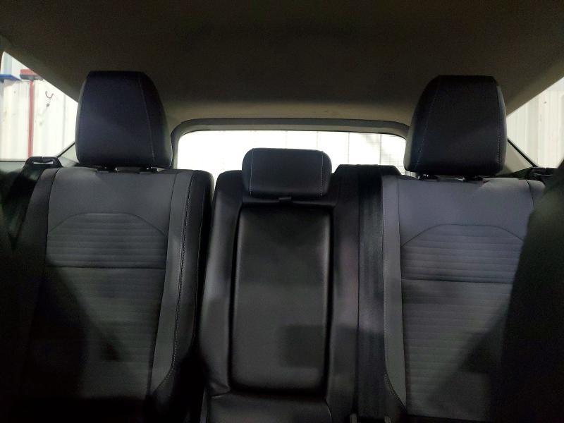 Photo 10 from auction – 2018 FORD ESCAPE SE with VIN 1FMCU9GD3JUA38181
