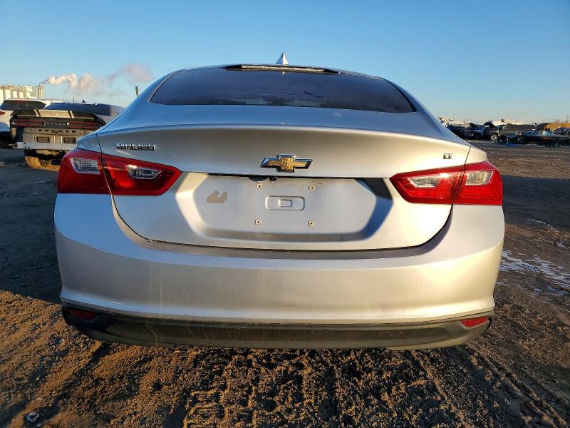 Photo 6 from auction – 2018 CHEVROLET MALIBU LT with VIN 1G1ZD5ST2JF241193