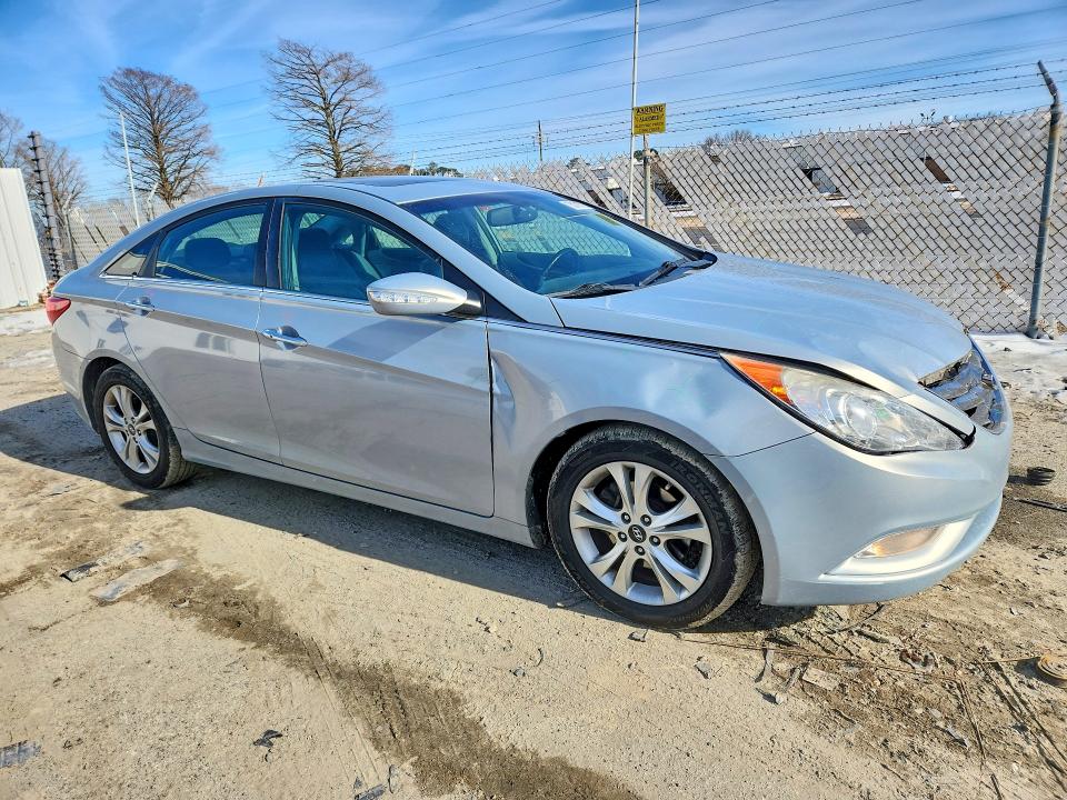 Photo 4 from auction – 2011 HYUNDAI SONATA SE with VIN 5NPEC4AC8BH072356