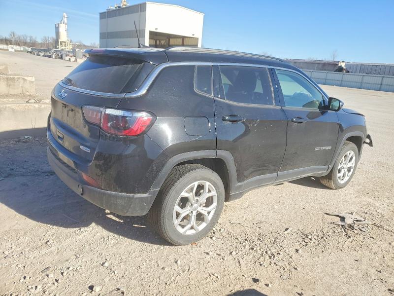 Photo 3 from auction – 2024 JEEP COMPASS with VIN 3C4NJDBN1RT117170