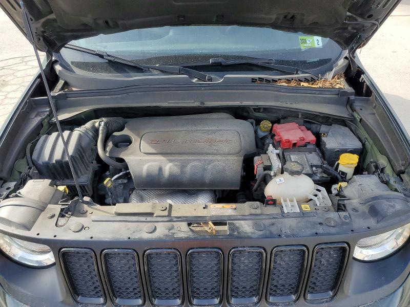 Photo 11 from auction – 2021 JEEP RENEGADE with VIN ZACNJDAB8MPM25215