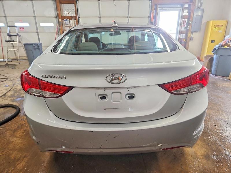 Photo 6 from auction – 2012 HYUNDAI ELANTRA GL with VIN 5NPDH4AEXCH080779