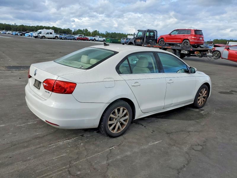 Photo 3 from auction – 2013 VOLKSWAGEN JETTA with VIN 3VWDP7AJ4DM364516