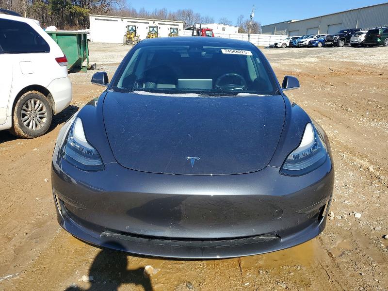 Photo 5 from auction – 2018 TESLA MODEL 3 with VIN 5YJ3E1EA6JF163339