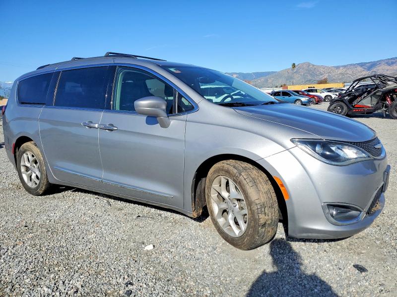 Photo 4 from auction – 2017 CHRYSLER PACIFICA with VIN 2C4RC1BG6HR656512