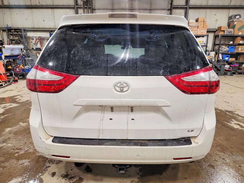 Photo 6 from auction – 2018 TOYOTA SIENNA LE with VIN 5TDKZ3DC4JS965592