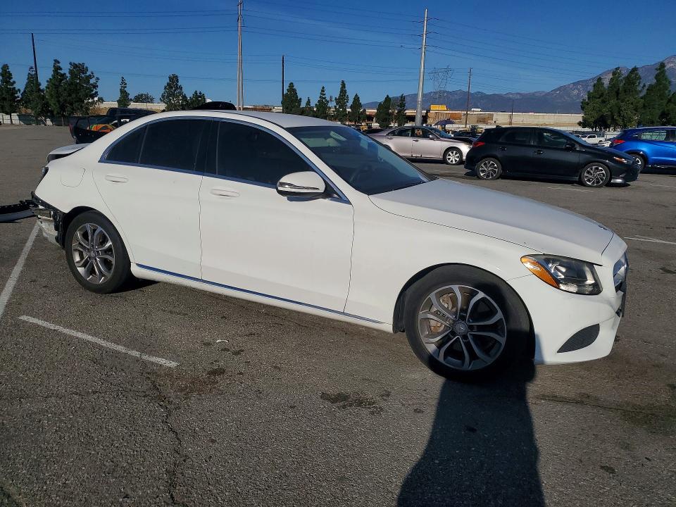 Photo 4 from auction – 2016 MERCEDES-BENZ C with VIN 55SWF4JB4GU133418