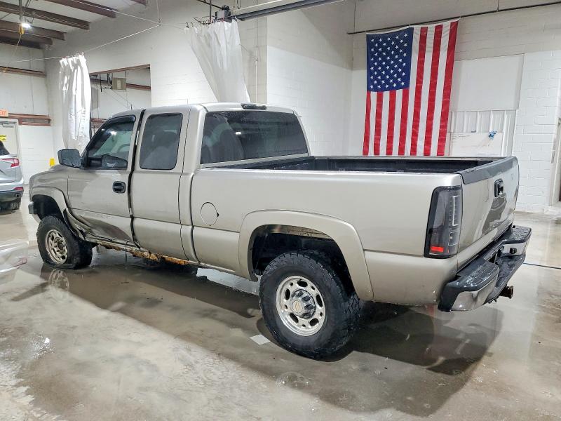 Photo 2 from auction – 2002 CHEVROLET SILVERADO with VIN 1GCHK29U22E202696