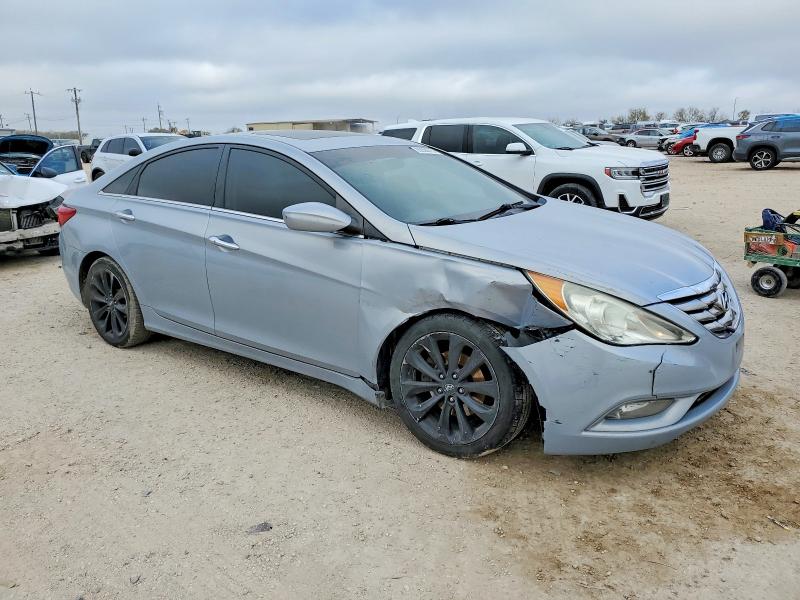 Photo 4 from auction – 2011 HYUNDAI SONATA with VIN 5NPEC4AC2BH142160