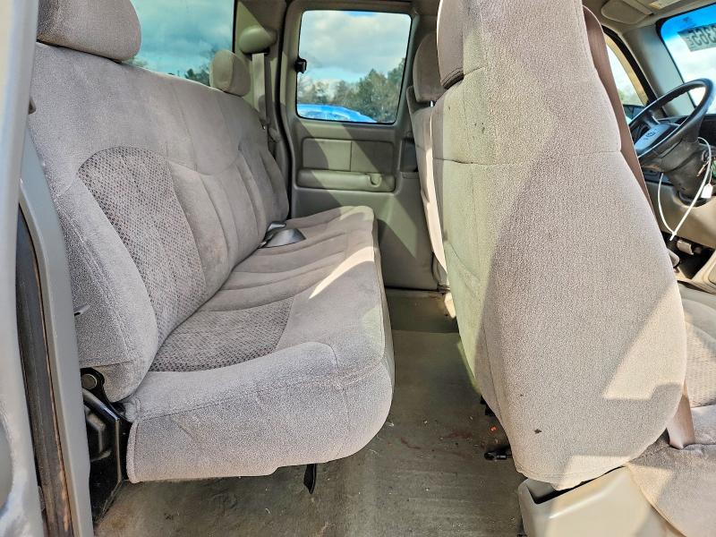 Photo 10 from auction – 2000 CHEVROLET SILVERADO with VIN 1GCEC19TXYZ370265