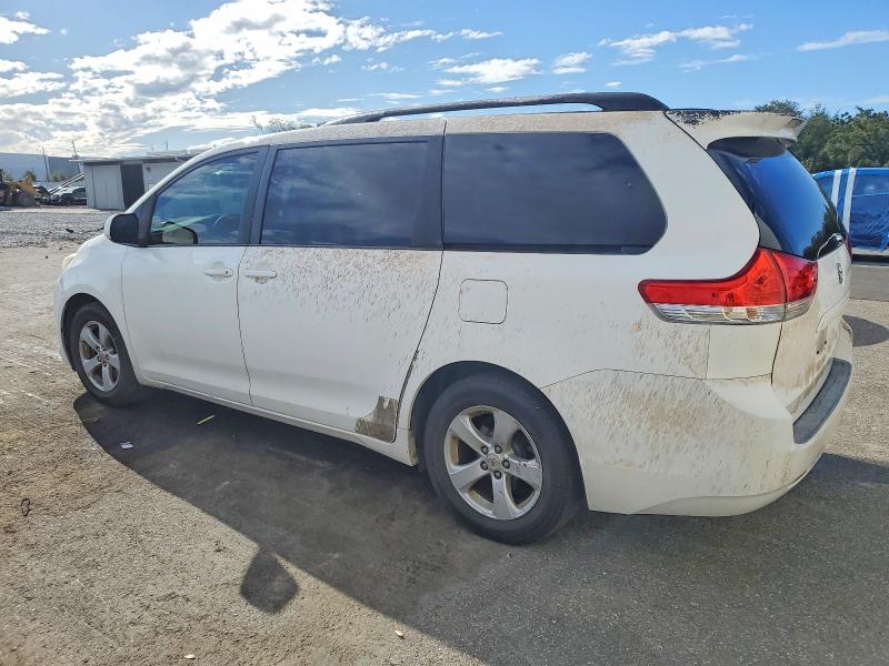 Photo 2 from auction – 2011 TOYOTA SIENNA LE with VIN 5TDKK3DC1BS124772