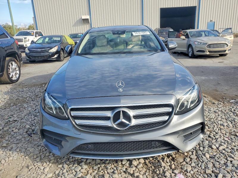 Photo 5 from auction – 2018 MERCEDES-BENZ E 300 with VIN WDDZF4JB6JA457460