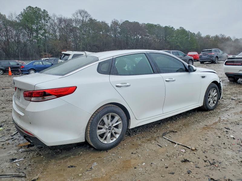 Photo 3 from auction – 2018 KIA OPTIMA with VIN 5XXGT4L35JG232502