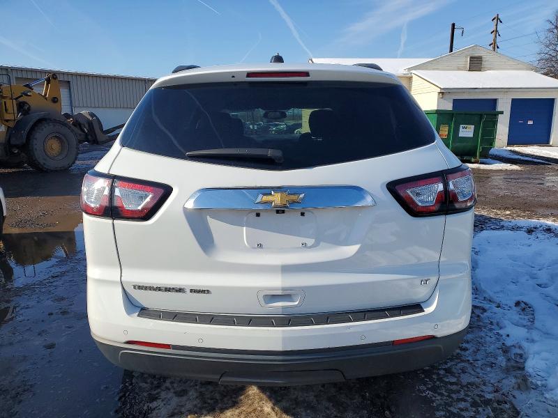 Photo 6 from auction – 2017 CHEVROLET TRAVERSE L with VIN 1GNKVGKD0HJ109073