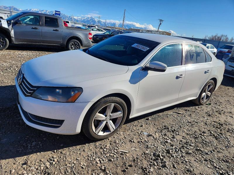 VOLKSWAGEN PASSAT SE 2014 with VIN 1VWBT7A31EC042732 - Photo from auction