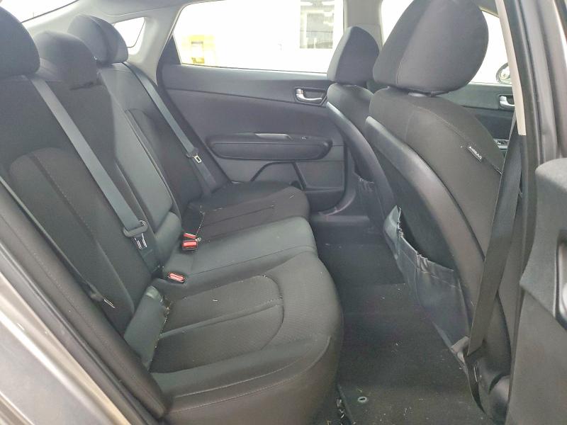 Photo 10 from auction – 2016 KIA OPTIMA with VIN 5XXGT4L37GG105484