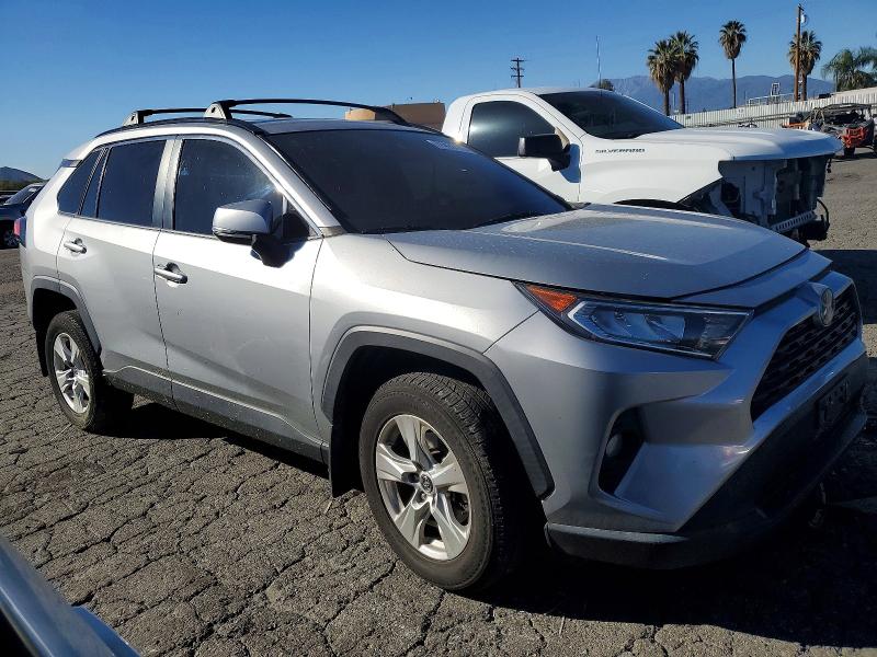 Photo 4 from auction – 2021 TOYOTA RAV4 with VIN 2T3W1RFV0MW110773