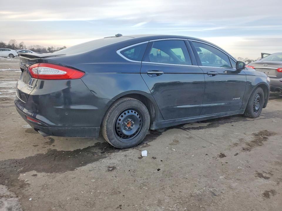 Photo 3 from auction – 2014 FORD FUSION with VIN 3FA6P0RU5ER354864