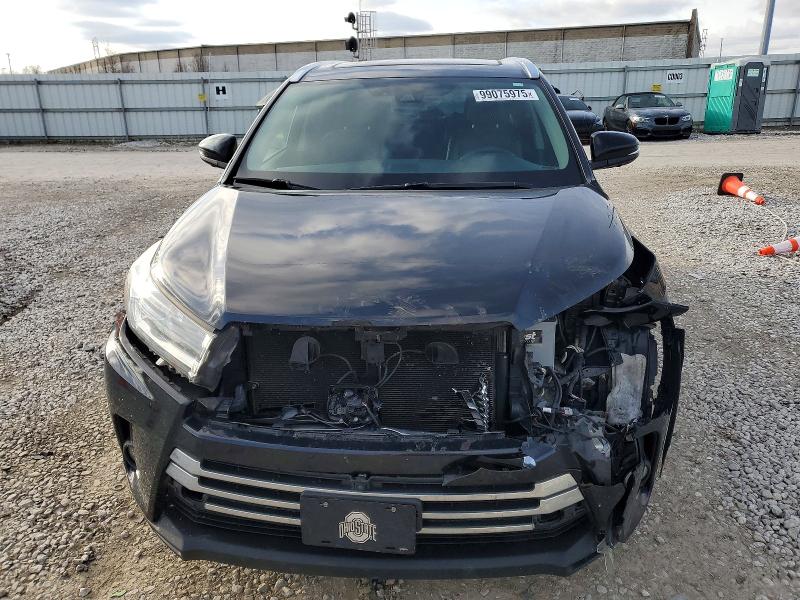 Photo 5 from auction – 2017 TOYOTA HIGHLANDER with VIN 5TDDZRFH2HS379522