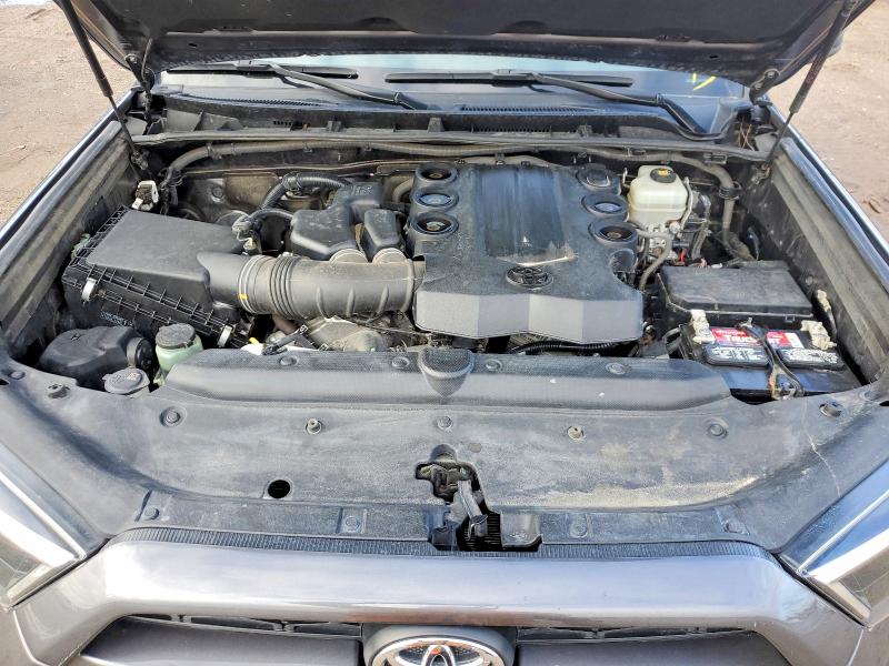 Photo 11 from auction – 2018 TOYOTA 4RUNNER SR with VIN JTEBU5JR3J5585583