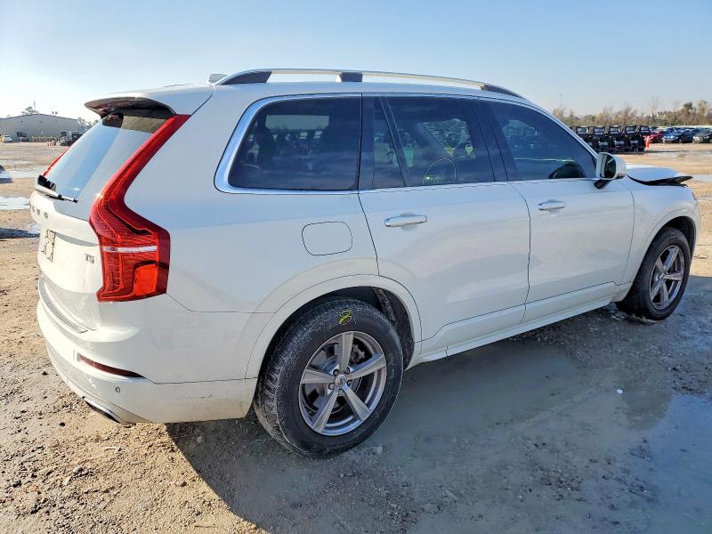 Photo 3 from auction – 2017 VOLVO XC90 with VIN YV4102KK8H1150066