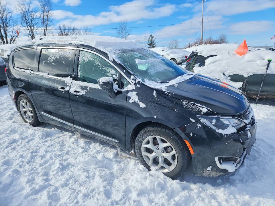 Photo 4 from auction – 2018 CHRYSLER PACIFICA T with VIN 2C4RC1BG5JR203956