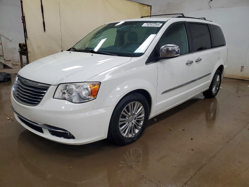 Photo 1 from auction – 2013 CHRYSLER TOWN & COU with VIN 2C4RC1CG0DR753407