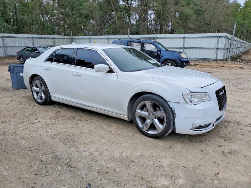 Photo 4 from auction – 2015 CHRYSLER 300 with VIN 2C3CCAAG6FH920729