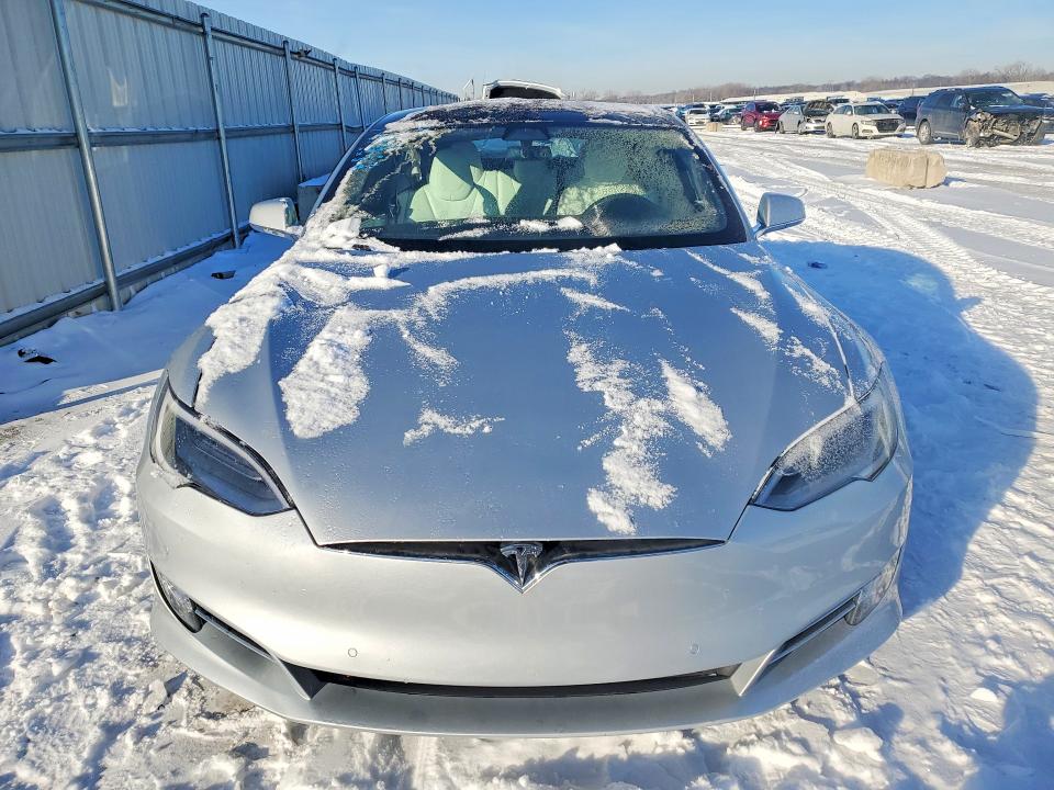 Photo 5 from auction – 2017 TESLA MODEL S with VIN 5YJSA1E2XHF199772