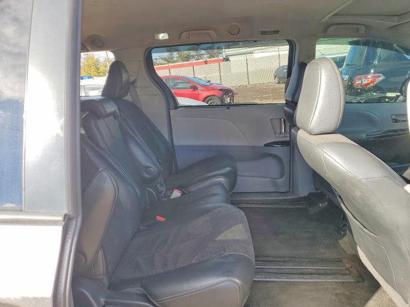 Photo 11 from auction – 2012 TOYOTA SIENNA with VIN 5TDXK3DC1CS188866