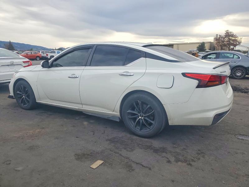 Photo 2 from auction – 2019 NISSAN ALTIMA with VIN 1N4BL4BV2KC228847