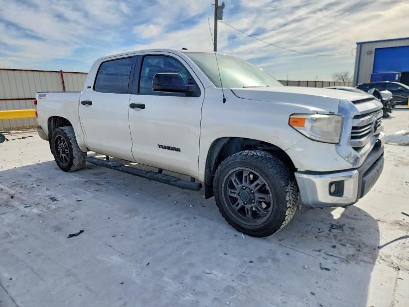 Photo 4 from auction – 2017 TOYOTA TUNDRA CRE with VIN 5TFEM5F10HX115370