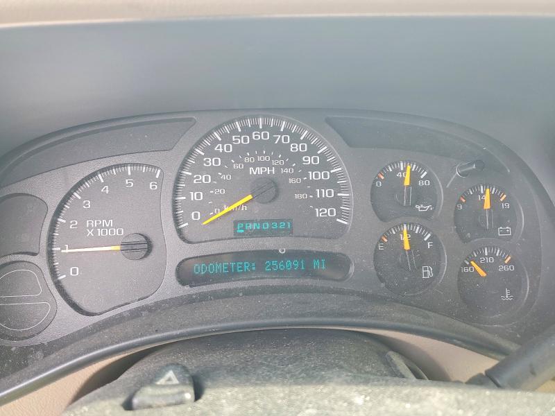 Photo 9 from auction – 2003 CHEVROLET SUBURBAN with VIN 3GNFK16T53G217577