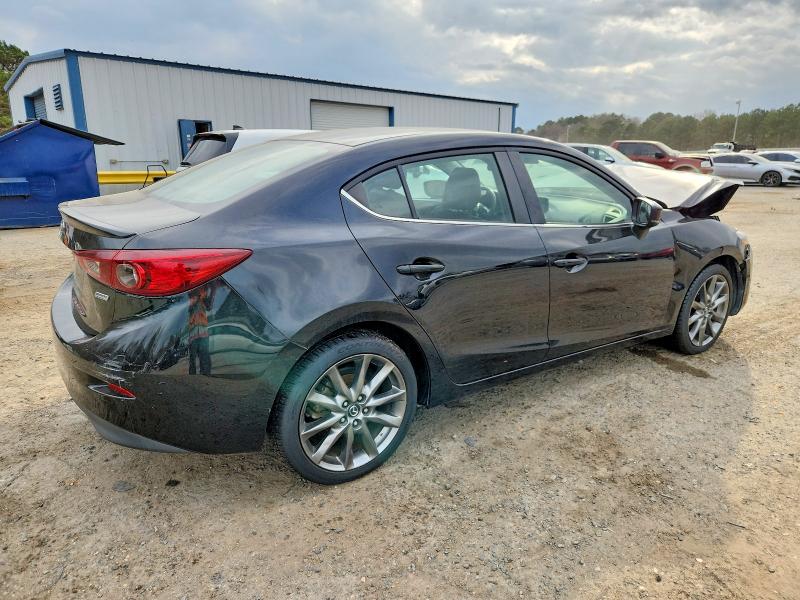 Photo 3 from auction – 2018 MAZDA 3 with VIN 3MZBN1V31JM273561