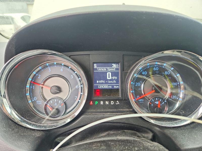 Photo 9 from auction – 2013 CHRYSLER TOWN & COU with VIN 2C4RC1BGXDR605072