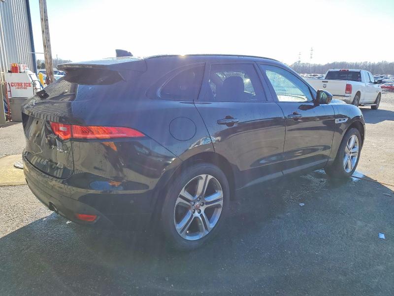 Photo 3 from auction – 2017 JAGUAR F-PACE R - with VIN SADCL2BV9HA058207