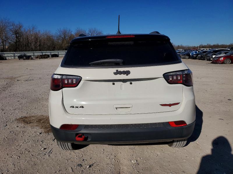 Photo 6 from auction – 2019 JEEP COMPASS with VIN 3C4NJDDB4KT739707