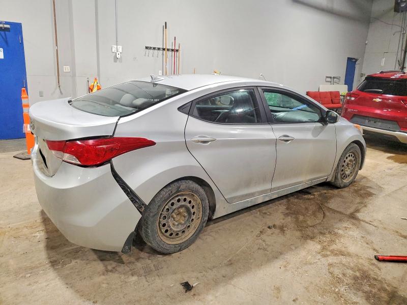 Photo 3 from auction – 2013 HYUNDAI ELANTRA with VIN 5NPDH4AE2DH237898