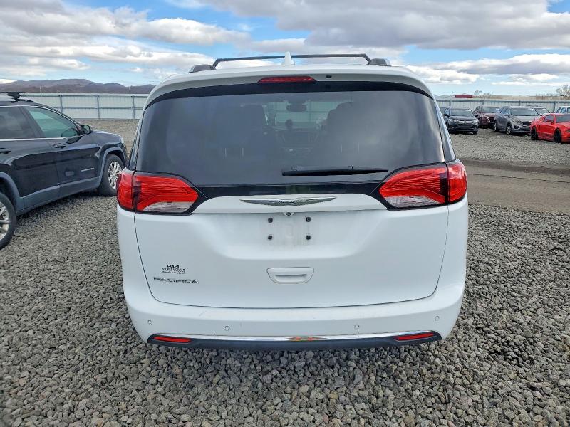 Photo 6 from auction – 2017 CHRYSLER PACIFICA T with VIN 2C4RC1EG4HR608390