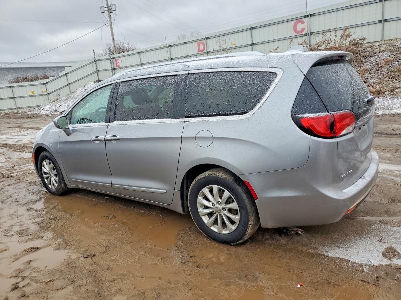 Photo 2 from auction – 2019 CHRYSLER PACIFICA T with VIN 2C4RC1BG9KR560073