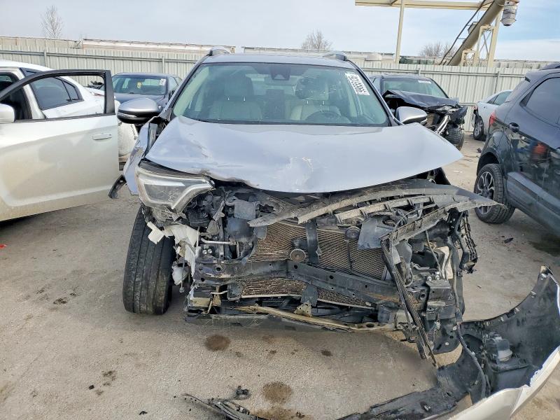 Photo 5 from auction – 2016 TOYOTA RAV4 LIMIT with VIN 2T3DFREV9GW516758