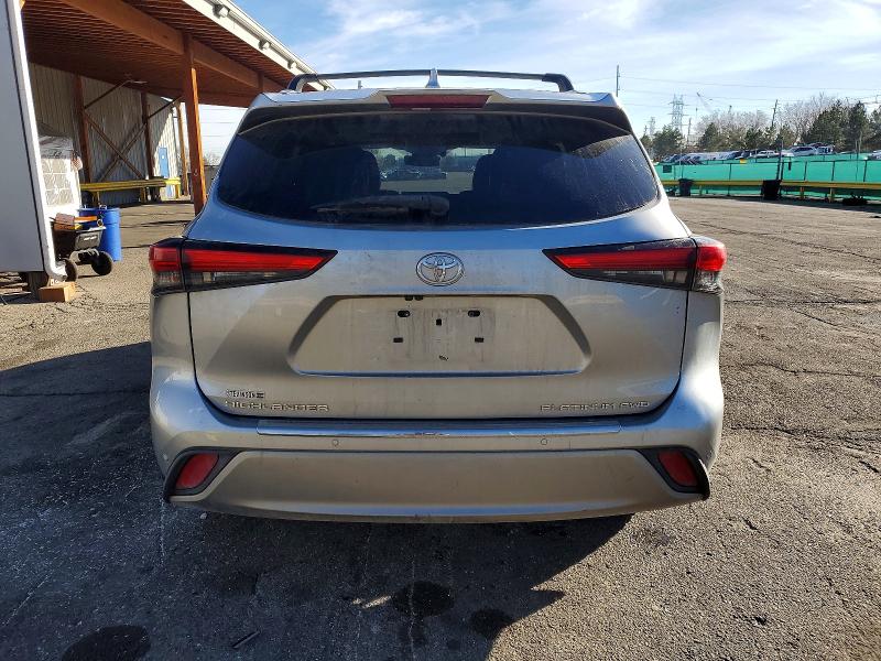 Zdjęcie 6 z aukcji – 2020 TOYOTA HIGHLANDER z VIN 5TDFZRBH0LS004106