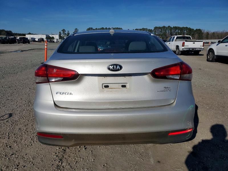Photo 6 from auction – 2018 KIA FORTE with VIN 3KPFK4A71JE197504
