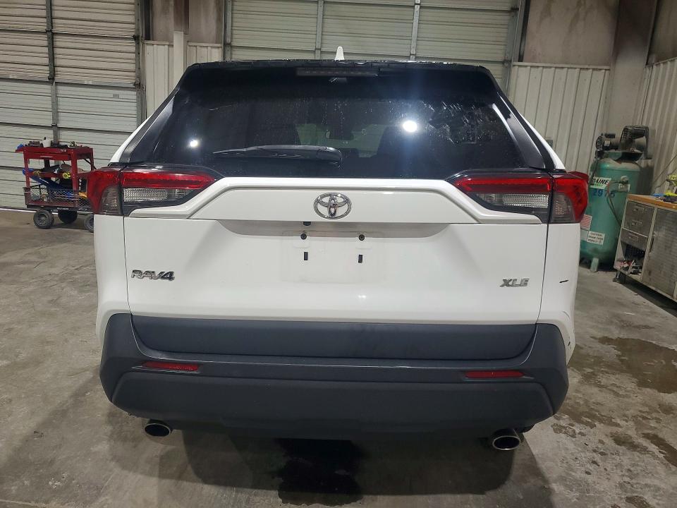 Photo 6 from auction – 2020 TOYOTA RAV4 with VIN 2T3W1RFV3LC059379