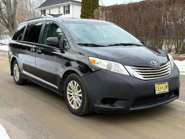 TOYOTA SIENNA XLE 2017 with VIN 5TDYZ3DC5HS788846 - Photo from auction