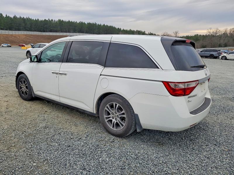 Photo 2 from auction – 2011 HONDA ODYSSEY with VIN 5FNRL5H68BB065669