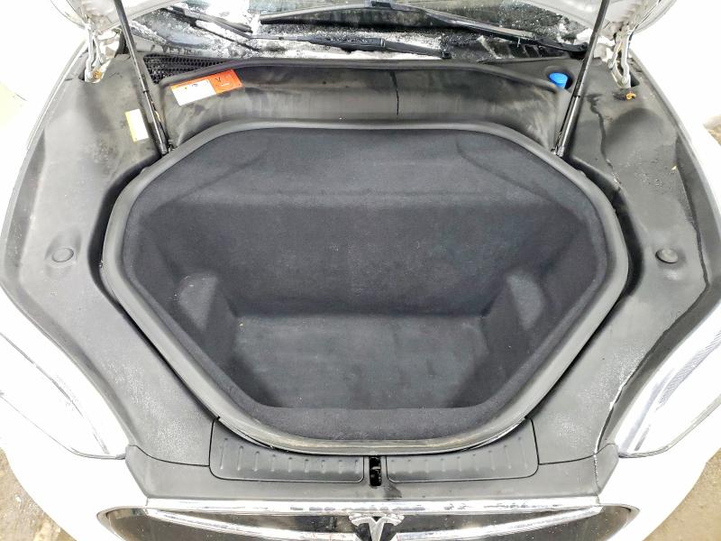 Photo 11 from auction – 2015 TESLA MODEL S with VIN 5YJSA1E2XFF108402
