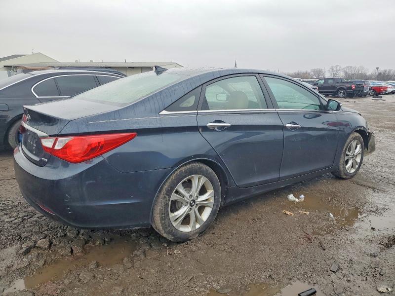 Photo 3 from auction – 2013 HYUNDAI SONATA SE with VIN 5NPEC4AC5DH595689