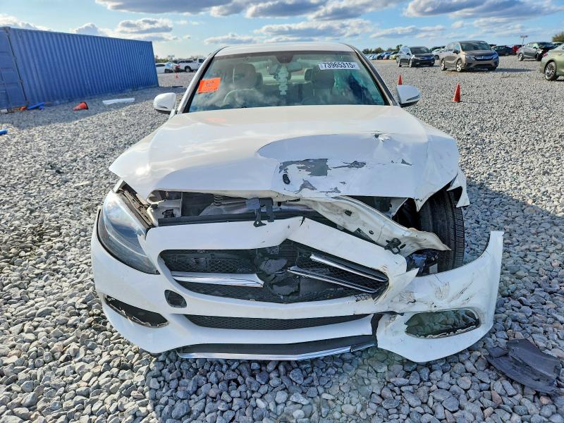 Снимка 5 от търг – 2017 MERCEDES-BENZ C с VIN 55SWF4JB9HU181885
